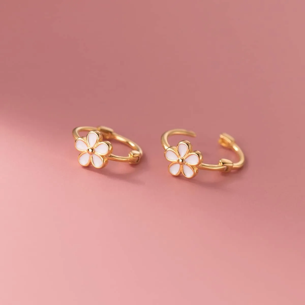 Reffeer Solid 925 Sterling Silver Flower Hoop Earrings Huggie for Women Teens Daisy Hoop Earrings Cartilage Helix Earrings